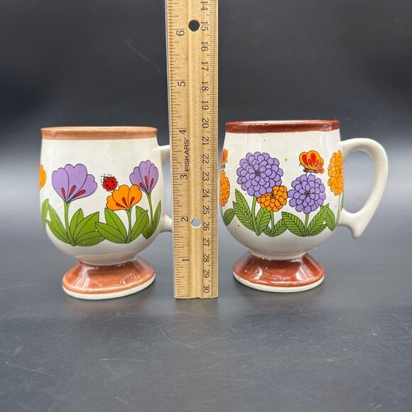 Vintage 1970s Floral Pedestal Mugs Set Of 2 Flower Power Ladybug Coffee Cups - Picture 10 of 10